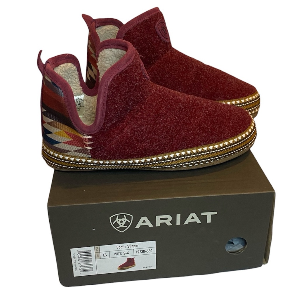 ARIAT Western Bootie Slippers NIB Women’s XS 5/6 Red Aztec Faux Fur Lined